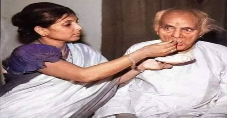 কাজী নজরুল ইসলামের সেবায় নিয়োজিত ছিলেন পুত্র বধু উমা কাজী