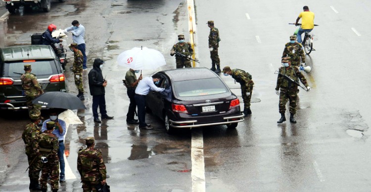 কারণ ছাড়া বাহিরে বের হওয়ার কারনে দ্বিতীয় দিনে রাজধানীতে গ্রেপতার-৩২০