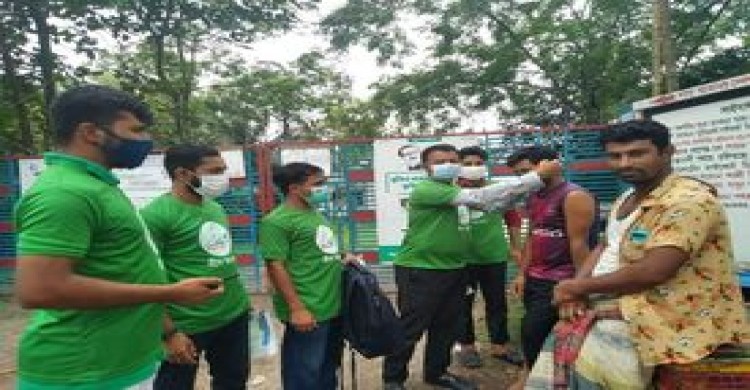 পীরগাছায় গ্রীন ভয়েসের উদ্যোগে  মাস্ক ও লিফলেট বিতরণ