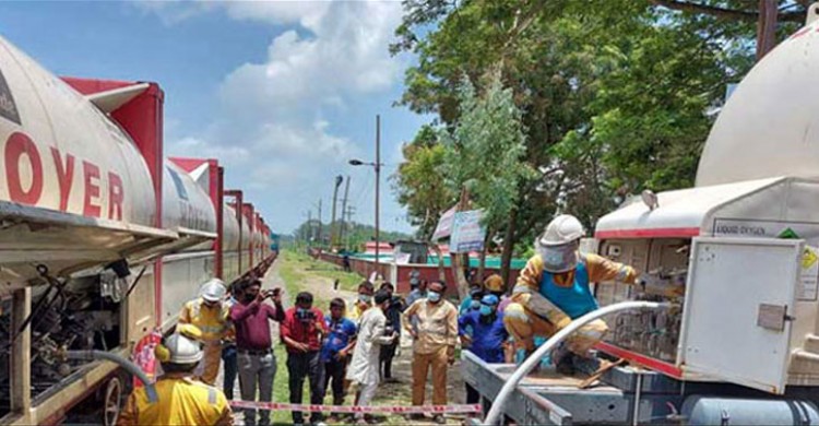 ভারত থেকে আনা তরল অক্সিজেন খালাস শুরু
