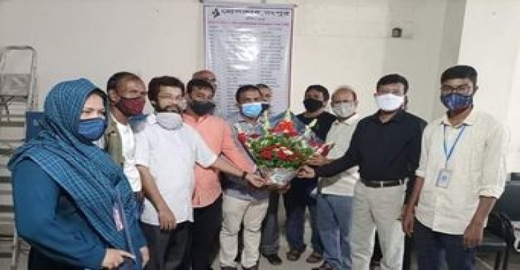 রংপুর প্রেসক্লাবের নবনির্বাচিত নেতৃবৃন্দকে রিপোর্টার্স ইউনিটির ফুলেল শুভেচ্ছা
