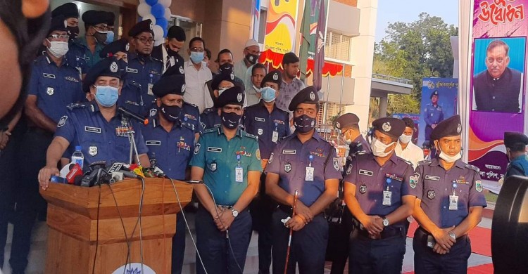 পত্নীতলা থানার নতুন ভবন উদ্বোধন করলেন আইজিপি