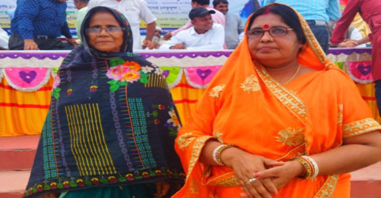 ধামইরহাটে পৌর মহিলা আওয়ামীলীগের সম্মেলনে কুলসুম সভানেত্রী ও সম্পাদক বুলবুলি সাহা