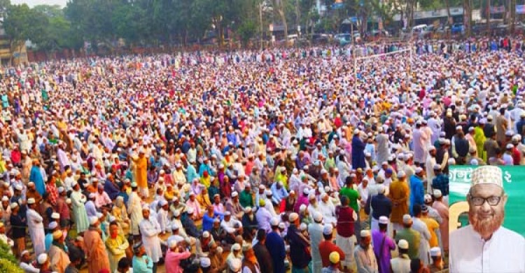 ধামইরহাটে সাবেক উপজেলা চেয়ারম্যান মঈন উদ্দিনের জানাযায় মানুষের ঢল